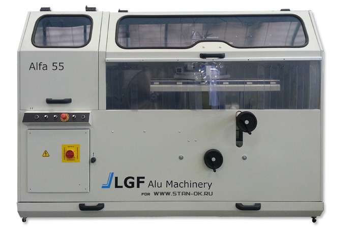 LGF ALFA 55 (Италия). Гидропневматическая автоматическая подача, пильные диски 550 / 500мм, цифровые дисплеи углов и глубины выреза

     